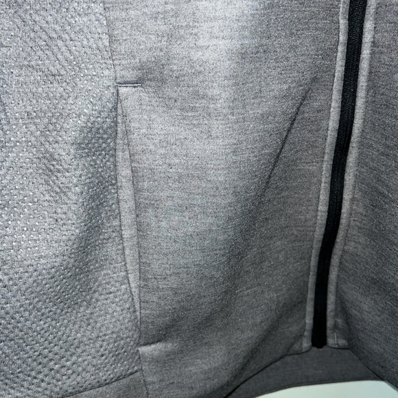 Under Armour fitted zip up with pockets - Picture 4 of 4